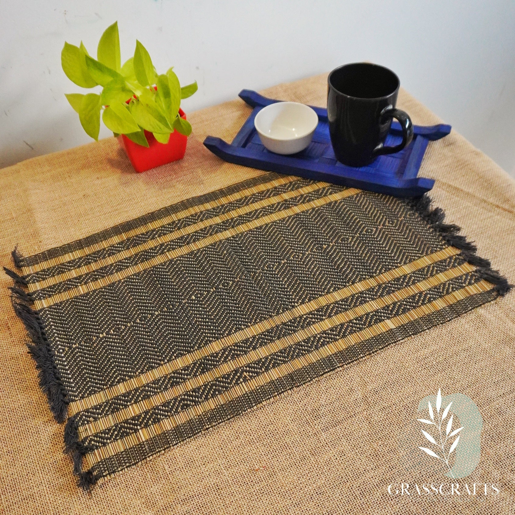 table runner with mats