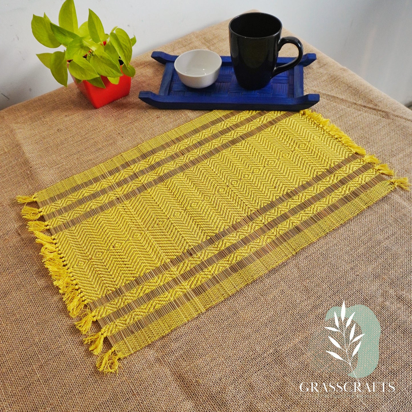 table runner with mats