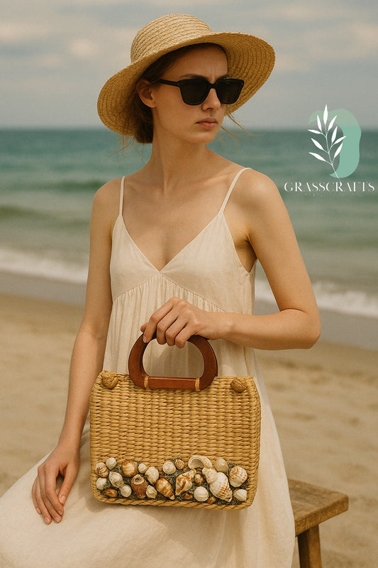 Straw beach bag