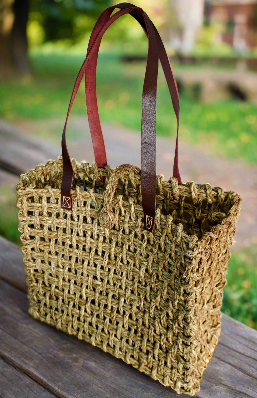 straw tote bag