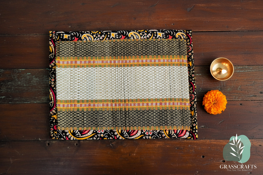 Madurkathi Asana Mat – Editorial